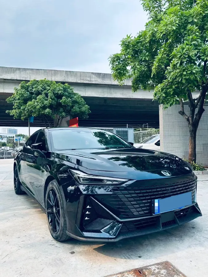 2022 ChangAn UNI-V 1.5T 188HP L4 7DCT,autocango,china used car exporter,china ev exporter,chinese used car exporter,chinese used ev exporter