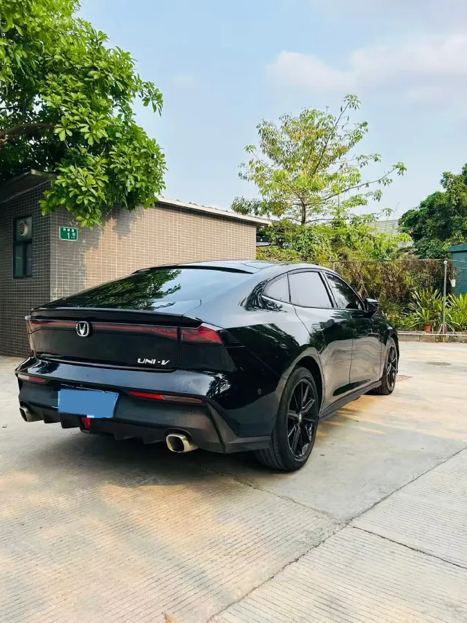 2022 ChangAn UNI-V 1.5T 188HP L4 7DCT,autocango,china used car exporter,china ev exporter,chinese used car exporter,chinese used ev exporter