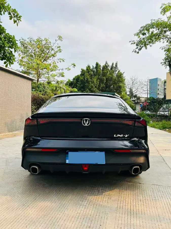 2022 ChangAn UNI-V 1.5T 188HP L4 7DCT,autocango,china used car exporter,china ev exporter,chinese used car exporter,chinese used ev exporter