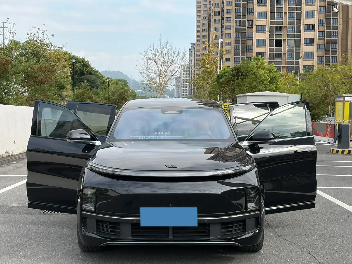 2023 Li L8 Range Extended 154HP REEV 40.9KWH,autocango,china used car exporter,china ev exporter,chinese used car exporter,chinese used ev exporter