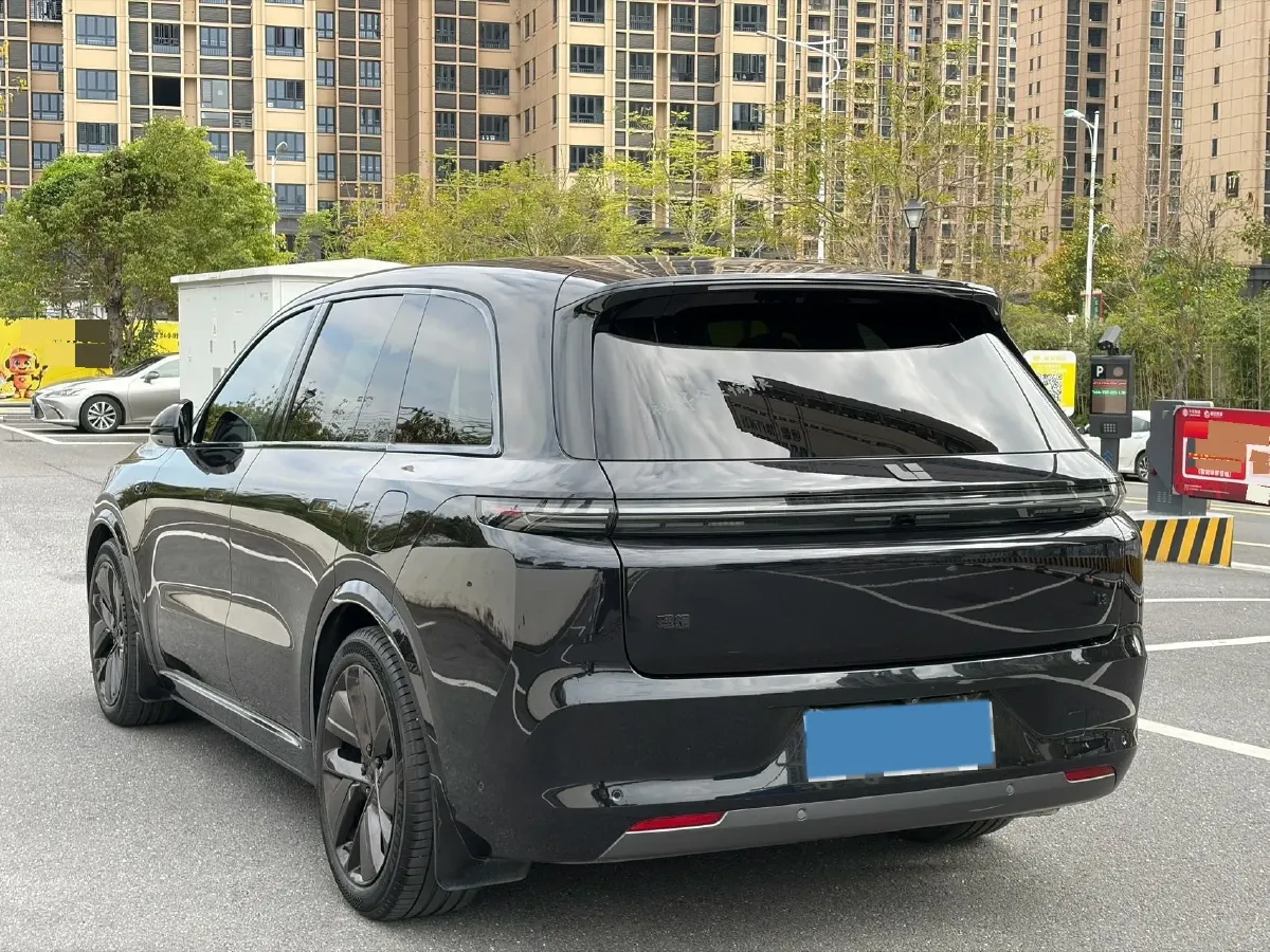2023 Li L8 Range Extended 154HP REEV 40.9KWH,autocango,china used car exporter,china ev exporter,chinese used car exporter,chinese used ev exporter
