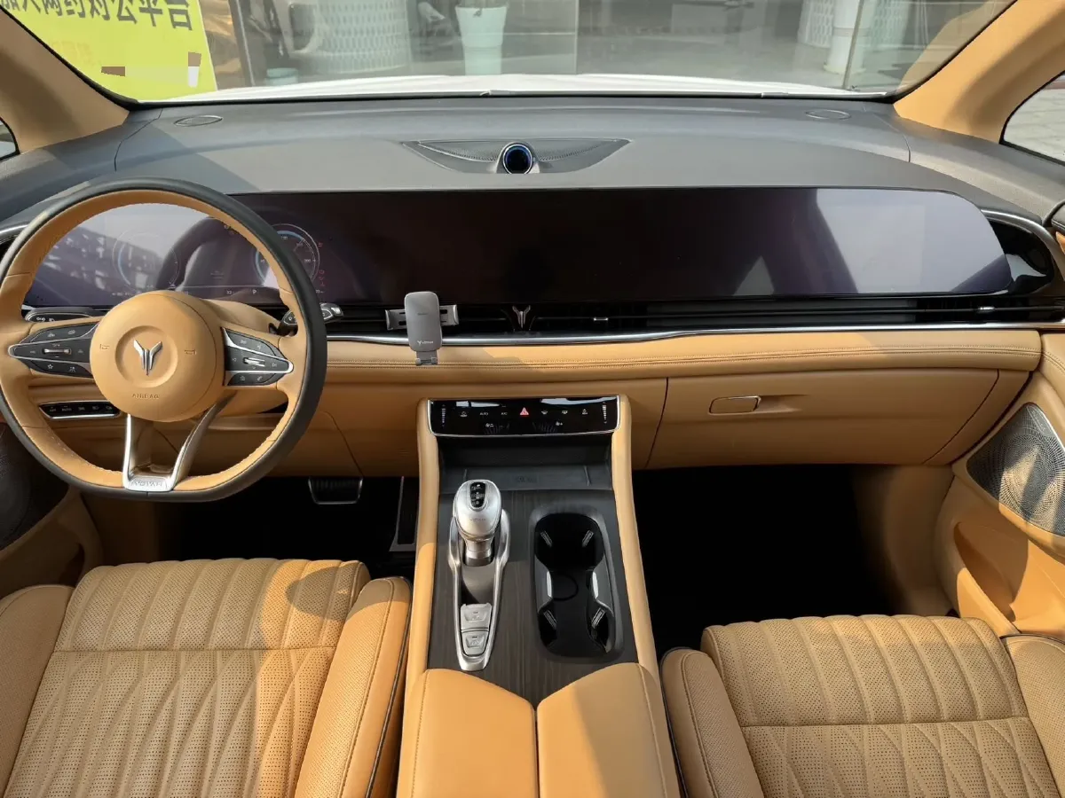 2022 Voyah Dream 1.5T 136HP L4 PHEV 25.57KWH,autocango,china used car exporter,china ev exporter,chinese used car exporter,chinese used ev exporter