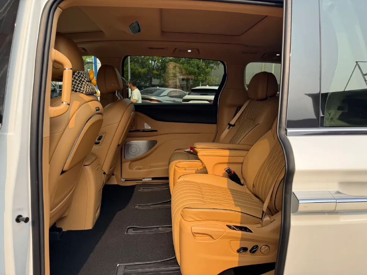 2022 Voyah Dream 1.5T 136HP L4 PHEV 25.57KWH,autocango,china used car exporter,china ev exporter,chinese used car exporter,chinese used ev exporter