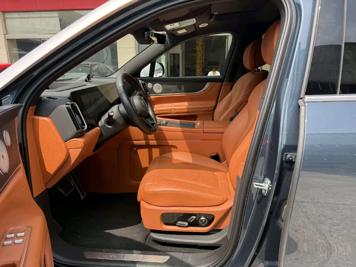 2024 AITO AITO M9 1.5T 152HP L4 REEV 42KWH,autocango,china used car exporter,china ev exporter,chinese used car exporter,chinese used ev exporter