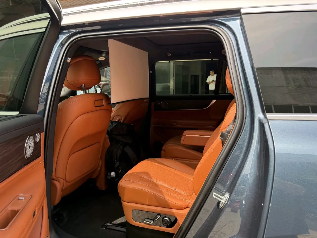 2024 AITO AITO M9 1.5T 152HP L4 REEV 42KWH,autocango,china used car exporter,china ev exporter,chinese used car exporter,chinese used ev exporter