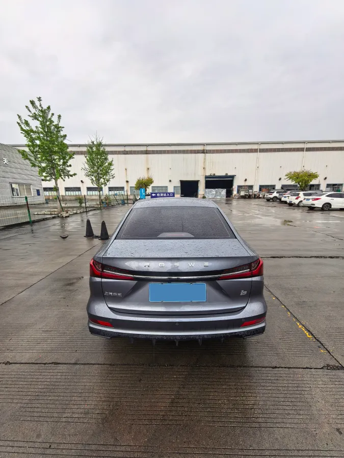 2023 Roewe i5 1.5L 129HP L4 5MT,autocango,china used car exporter,china ev exporter,chinese used car exporter,chinese used ev exporter