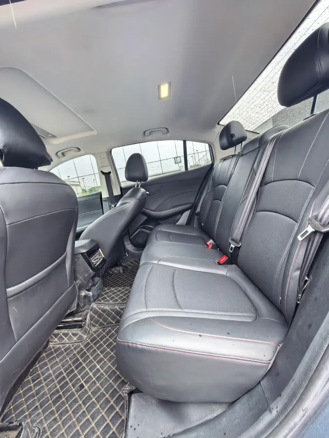 2023 Roewe i5 1.5L 129HP L4 5MT,autocango,china used car exporter,china ev exporter,chinese used car exporter,chinese used ev exporter