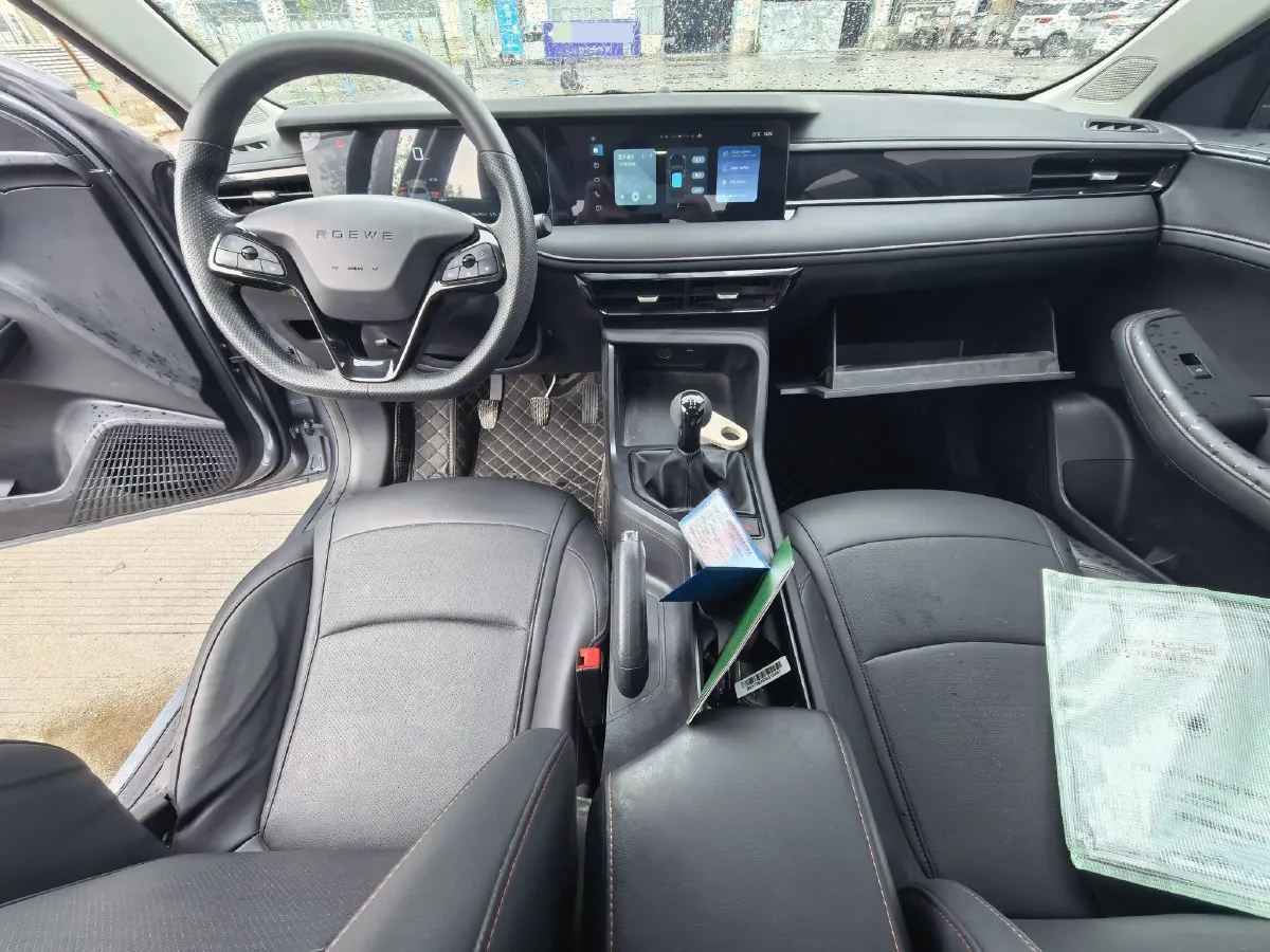 2023 Roewe i5 1.5L 129HP L4 5MT,autocango,china used car exporter,china ev exporter,chinese used car exporter,chinese used ev exporter