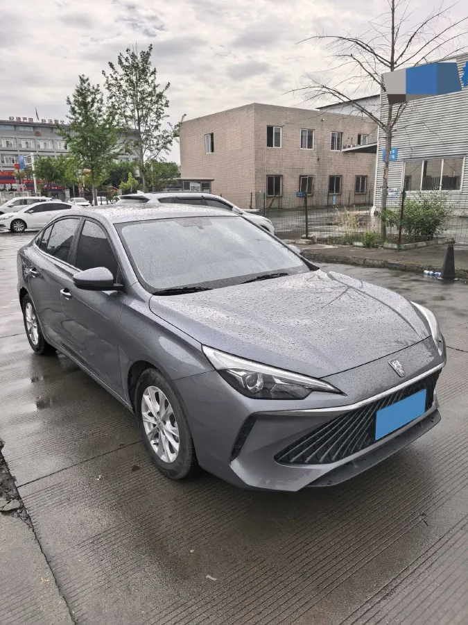 2023 Roewe i5 1.5L 129HP L4 5MT,autocango,china used car exporter,china ev exporter,chinese used car exporter,chinese used ev exporter