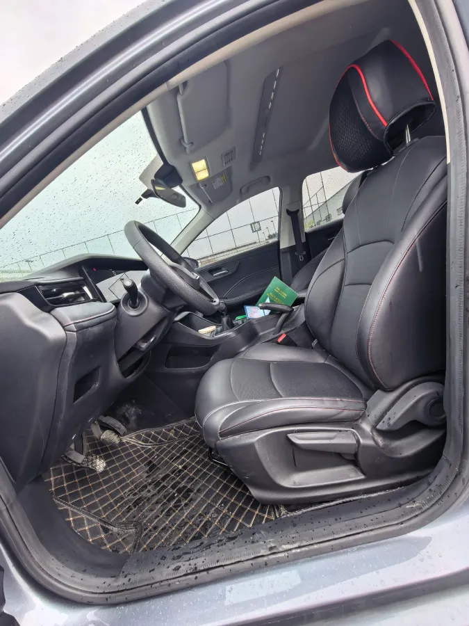 2023 Roewe i5 1.5L 129HP L4 5MT,autocango,china used car exporter,china ev exporter,chinese used car exporter,chinese used ev exporter