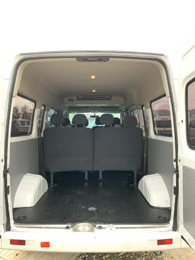 2025 MAXUS XinTu V80 2.0T 147HP L4 6MT,autocango,china used car exporter,china ev exporter,chinese used car exporter,chinese used ev exporter