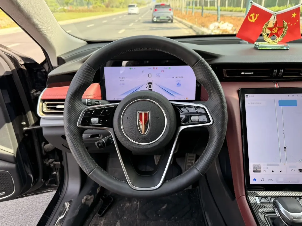 2025 HongQi H5 2.0T 224HP L4 8AT,autocango,china used car exporter,china ev exporter,chinese used car exporter,chinese used ev exporter