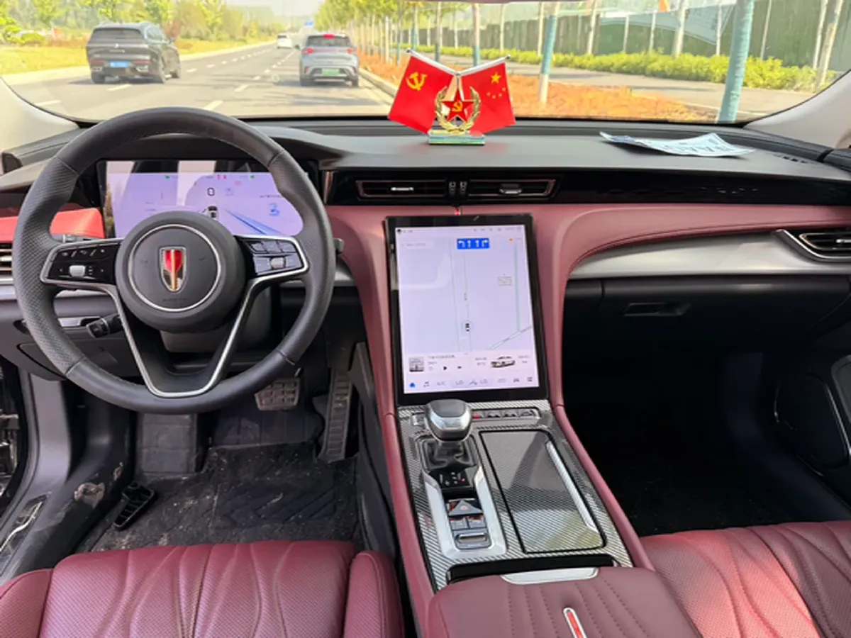 2025 HongQi H5 2.0T 224HP L4 8AT,autocango,china used car exporter,china ev exporter,chinese used car exporter,chinese used ev exporter