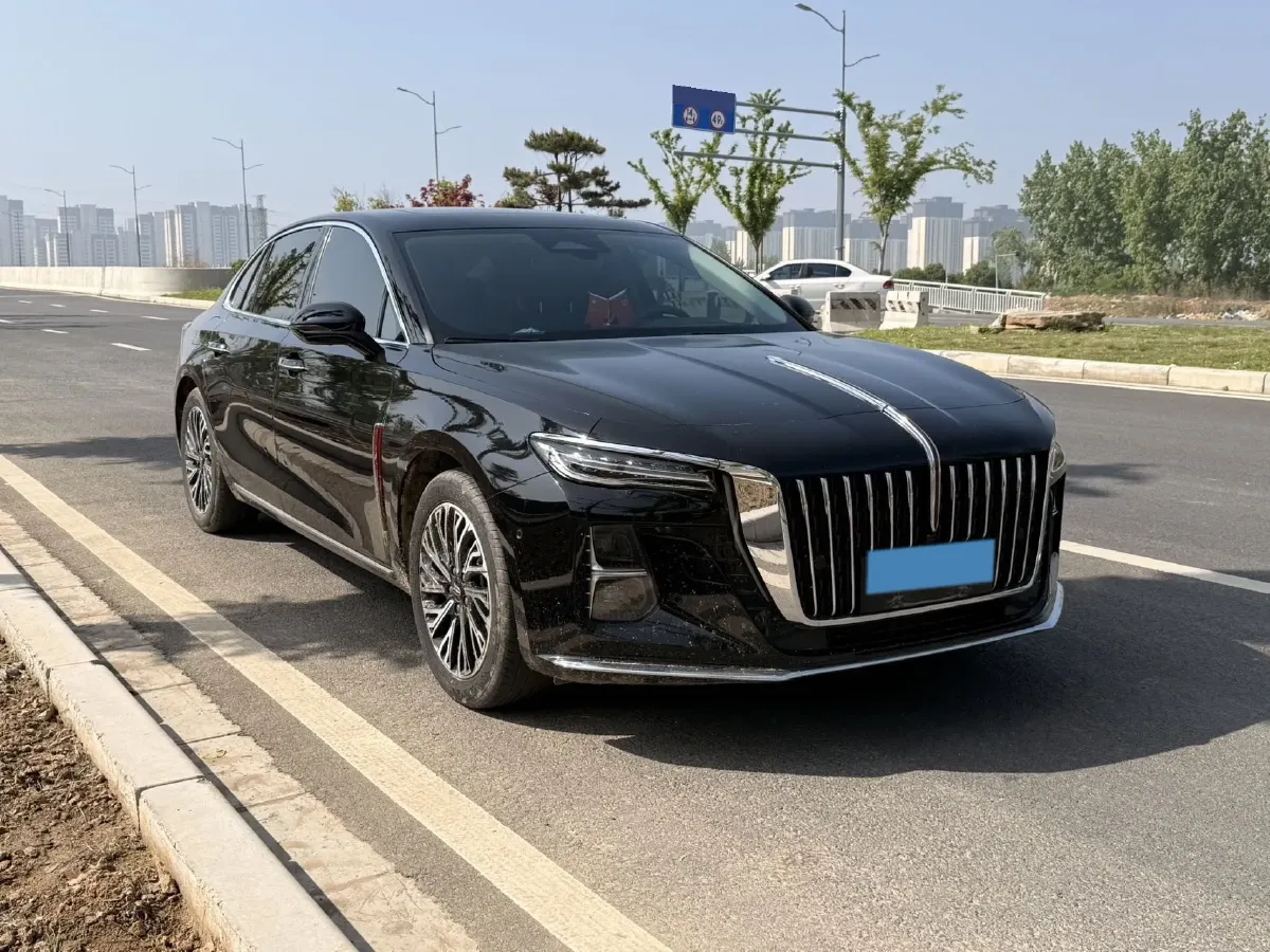 2025 HongQi H5 2.0T 224HP L4 8AT,autocango,china used car exporter,china ev exporter,chinese used car exporter,chinese used ev exporter