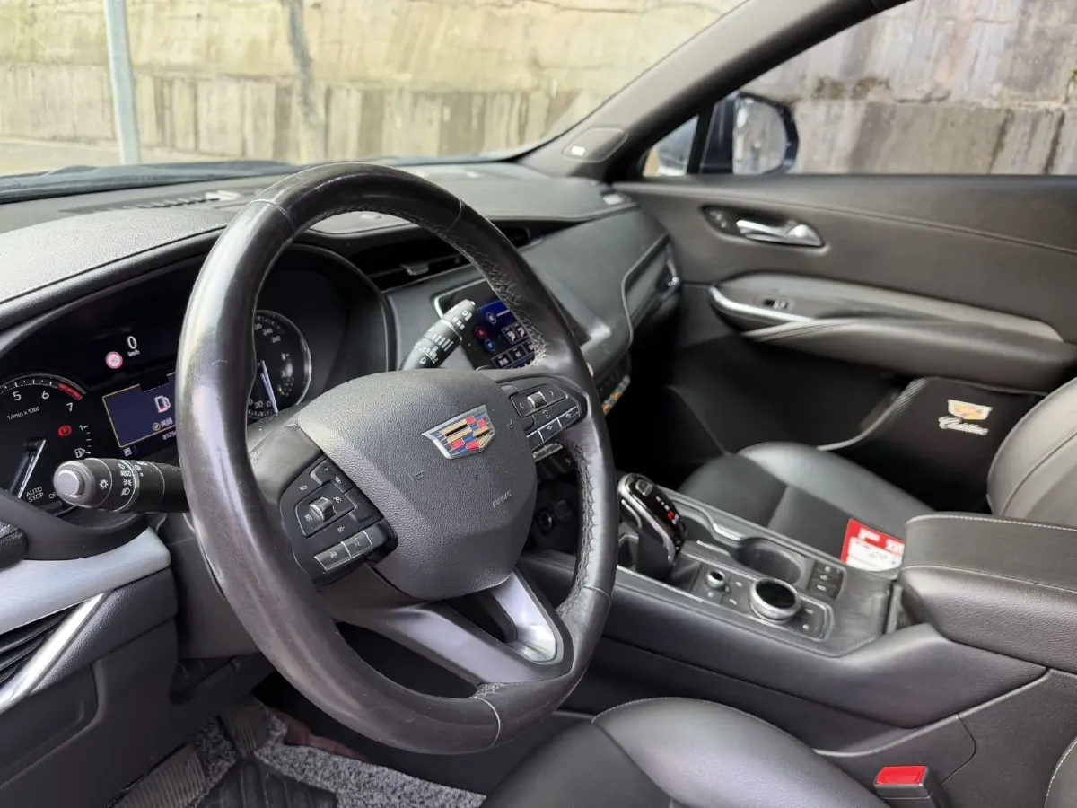 2020 Cadillac XT4 2.0T 241HP L4 9AT,autocango,china used car exporter,china ev exporter,chinese used car exporter,chinese used ev exporter