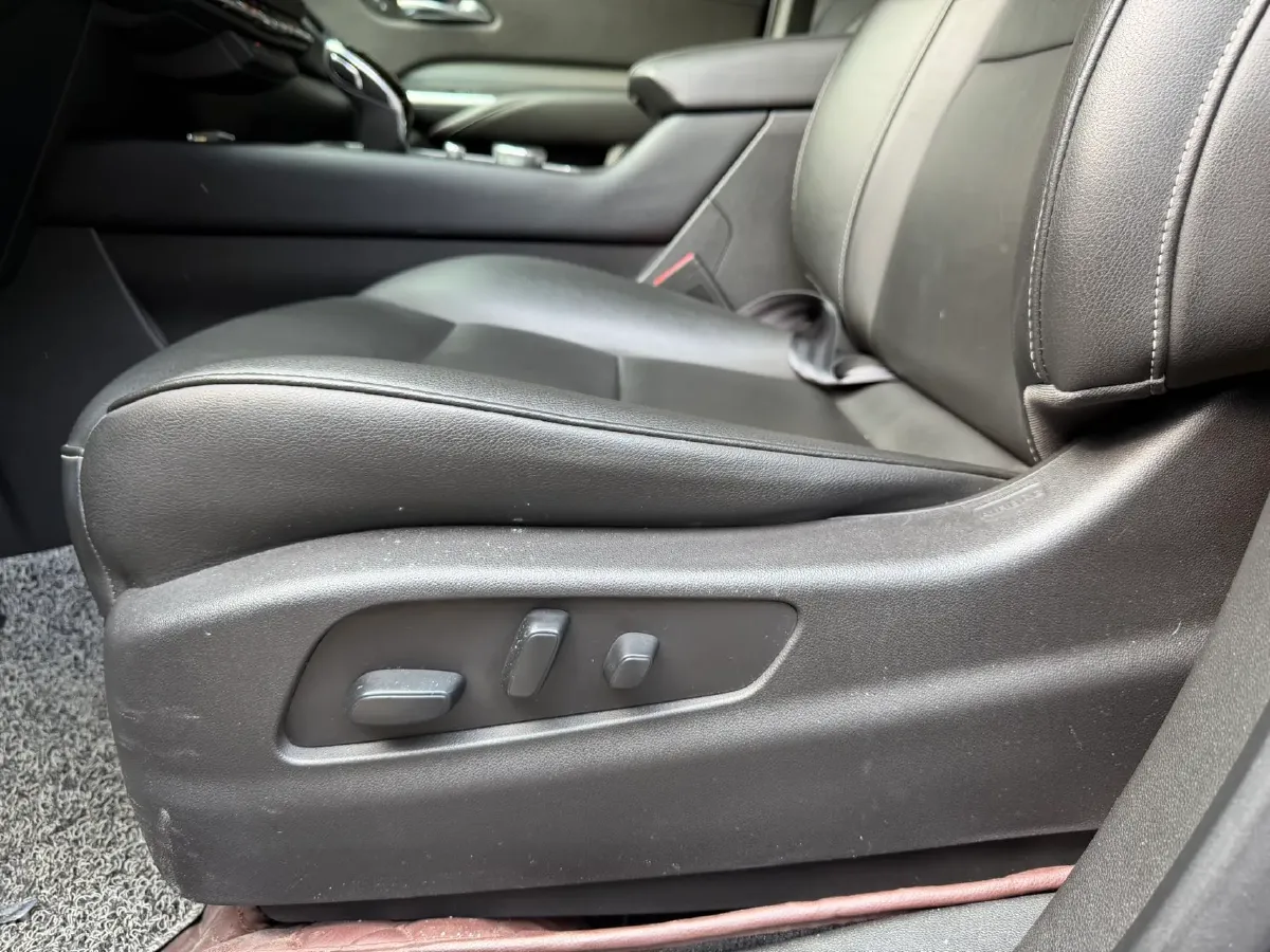 2020 Cadillac XT4 2.0T 241HP L4 9AT,autocango,china used car exporter,china ev exporter,chinese used car exporter,chinese used ev exporter