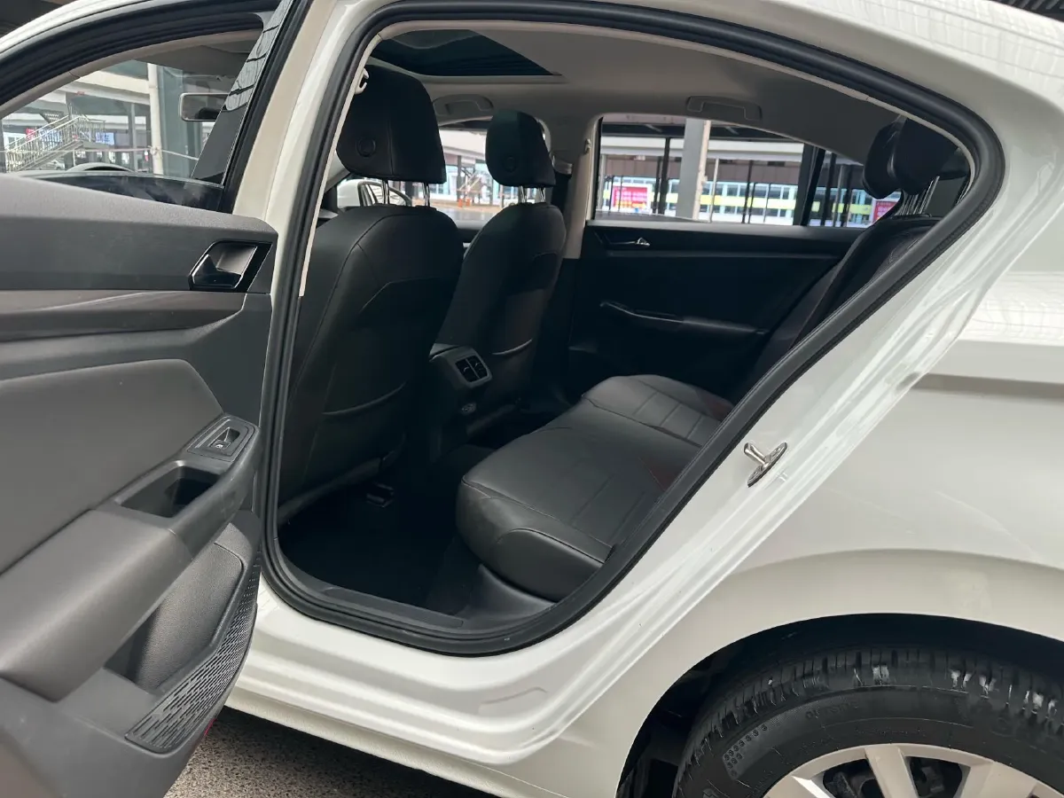 2021 Volkswagen Bora 1.5L 113HP L4 6AT,autocango,china used car exporter,china ev exporter,chinese used car exporter,chinese used ev exporter