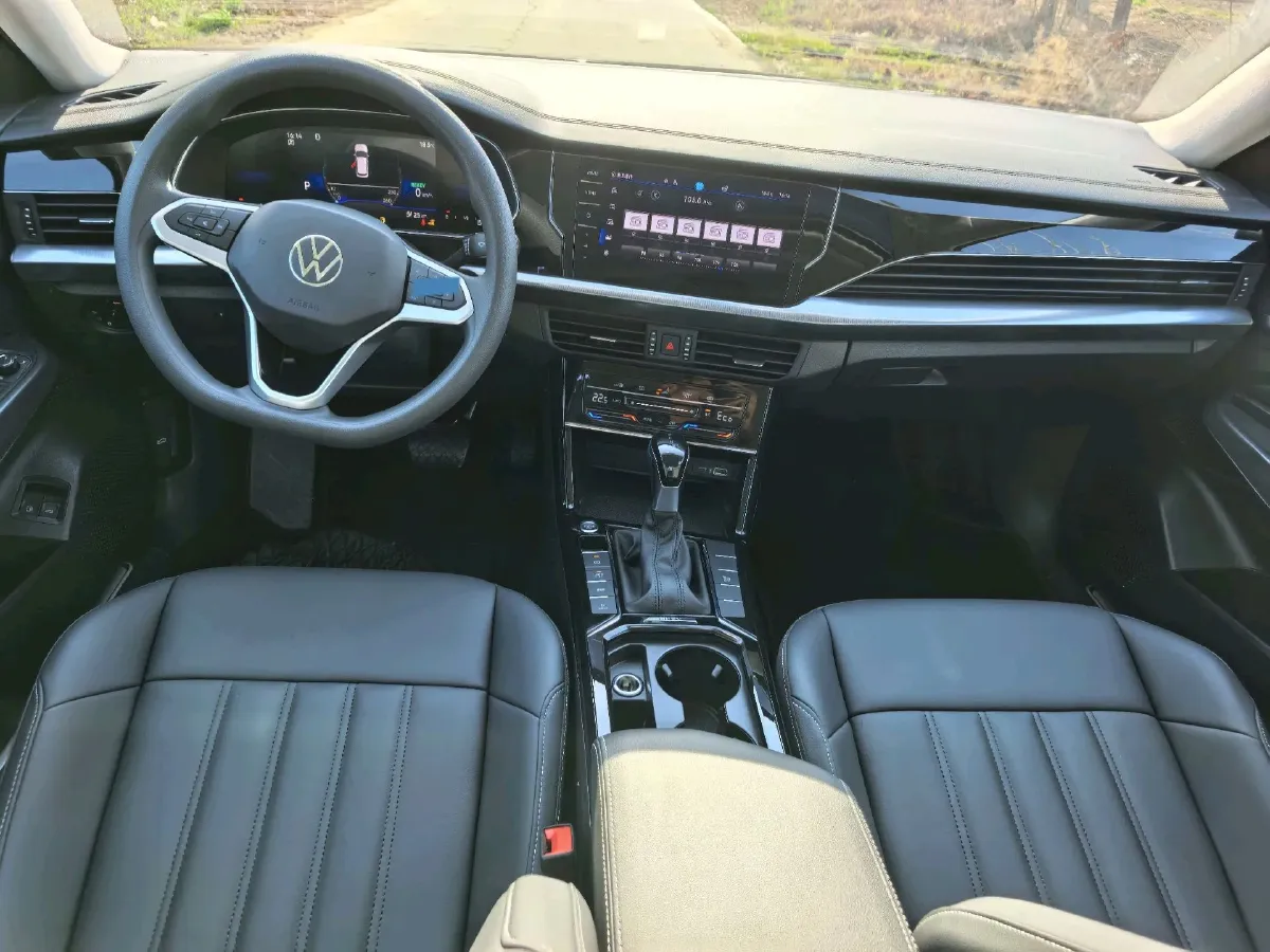 2025 Volkswagen Passat 1.4T 150HP L4 6DCT PHEV,autocango,china used car exporter,china ev exporter,chinese used car exporter,chinese used ev exporter