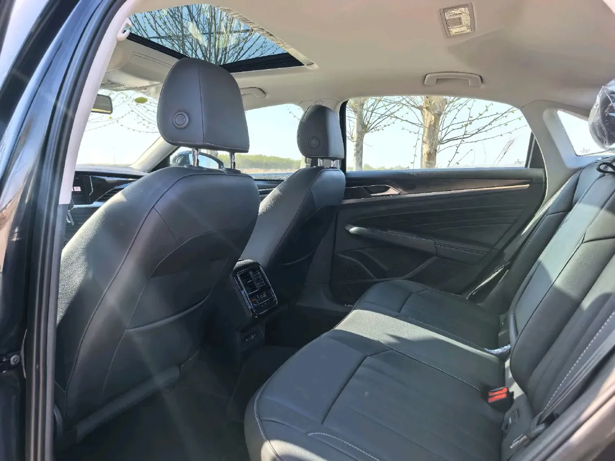 2025 Volkswagen Passat 1.4T 150HP L4 6DCT PHEV,autocango,china used car exporter,china ev exporter,chinese used car exporter,chinese used ev exporter