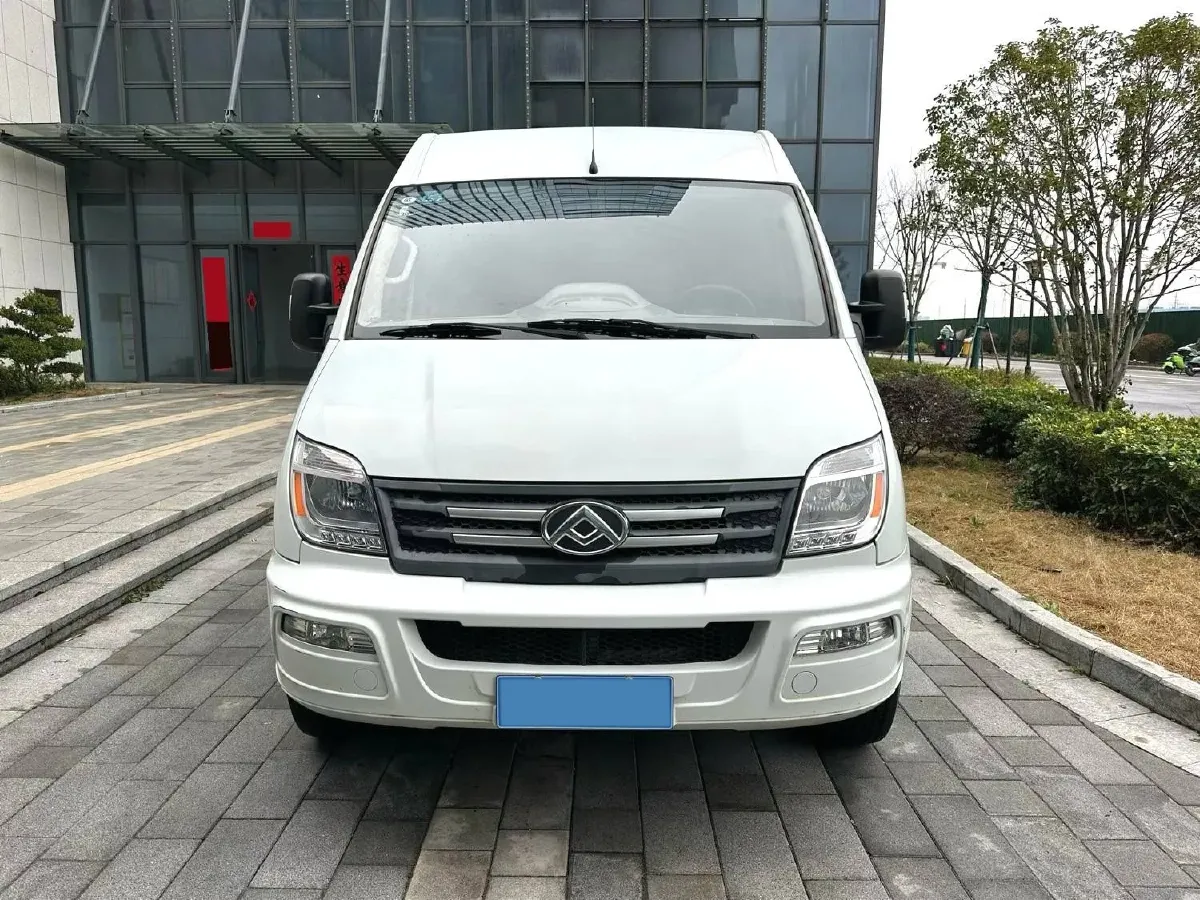 2019 MAXUS XinTu V80 2.0T 139HP L4 6MT,autocango,china used car exporter,china ev exporter,chinese used car exporter,chinese used ev exporter