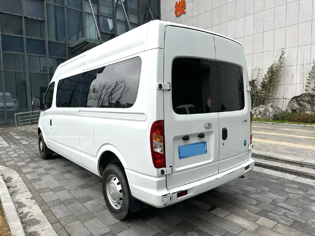 2019 MAXUS XinTu V80 2.0T 139HP L4 6MT,autocango,china used car exporter,china ev exporter,chinese used car exporter,chinese used ev exporter