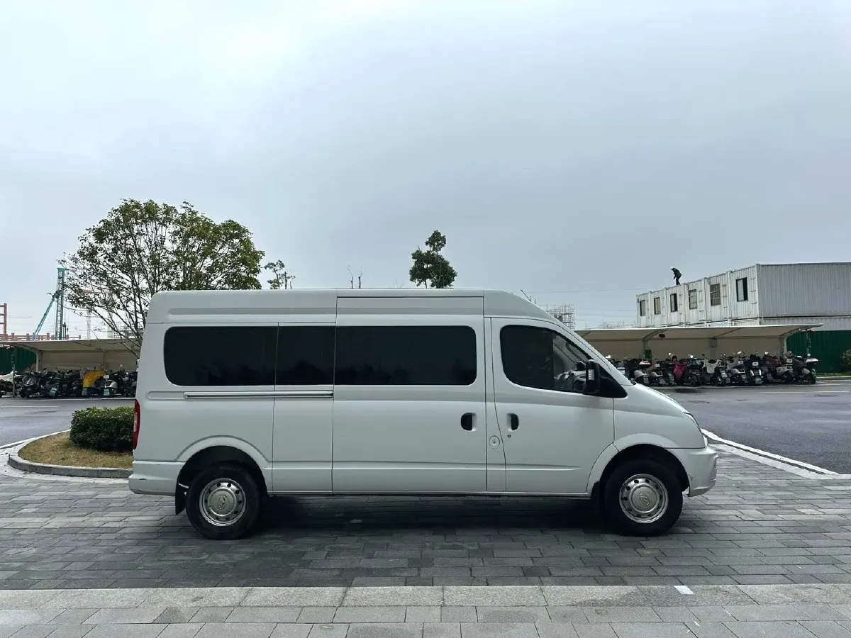 2019 MAXUS XinTu V80 2.0T 139HP L4 6MT,autocango,china used car exporter,china ev exporter,chinese used car exporter,chinese used ev exporter