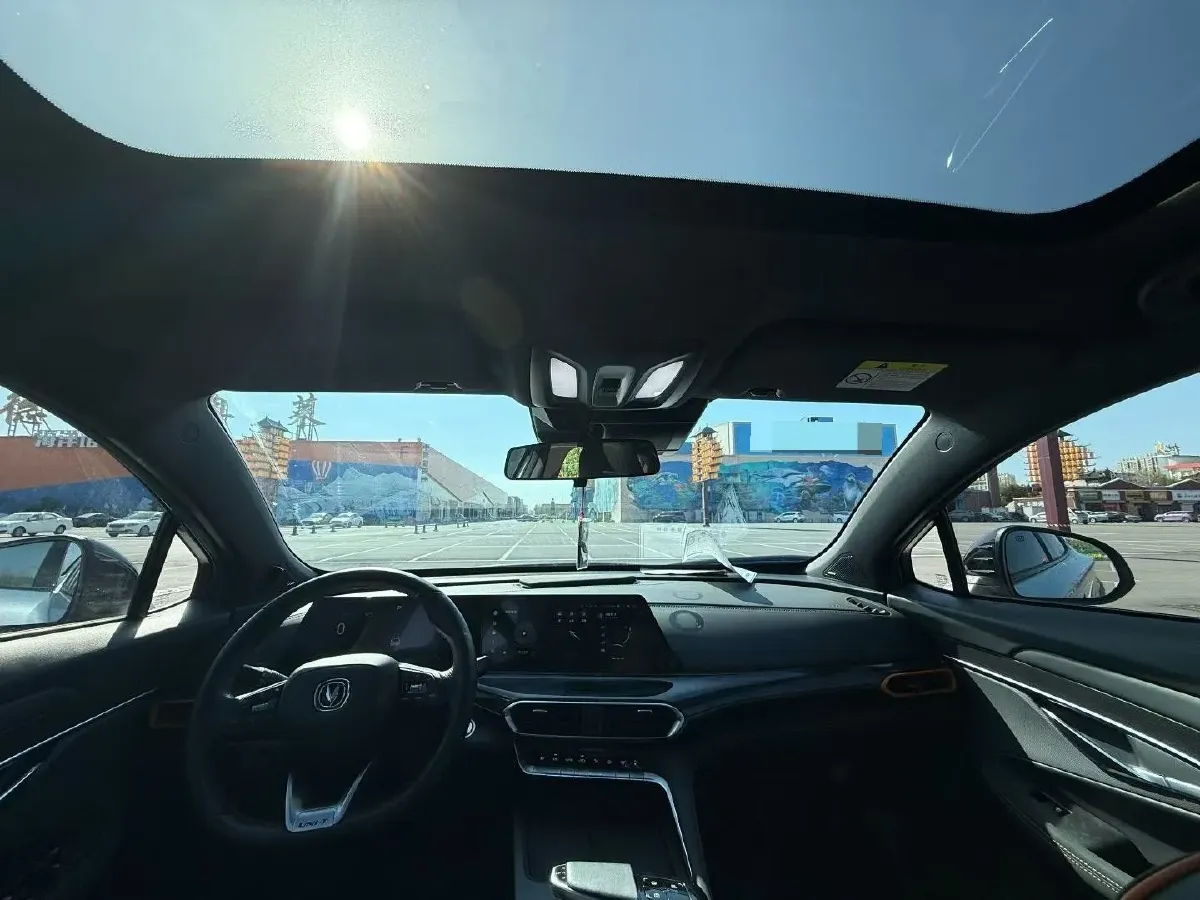 2022 ChangAn UNI-T 2.0T 233HP L4 8AT,autocango,china used car exporter,china ev exporter,chinese used car exporter,chinese used ev exporter