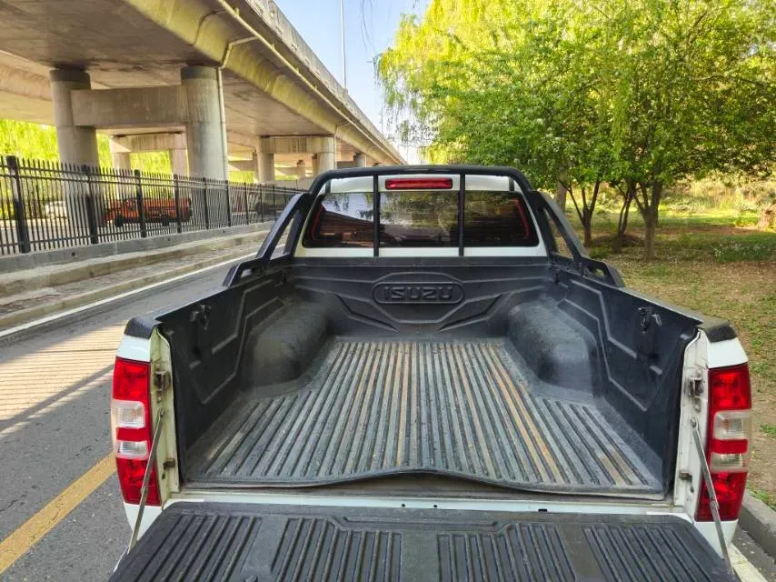 2016 Isuzu RE-MAX Jim 2.8T 109HP L4 5MT,autocango,china used car exporter,china ev exporter,chinese used car exporter,chinese used ev exporter