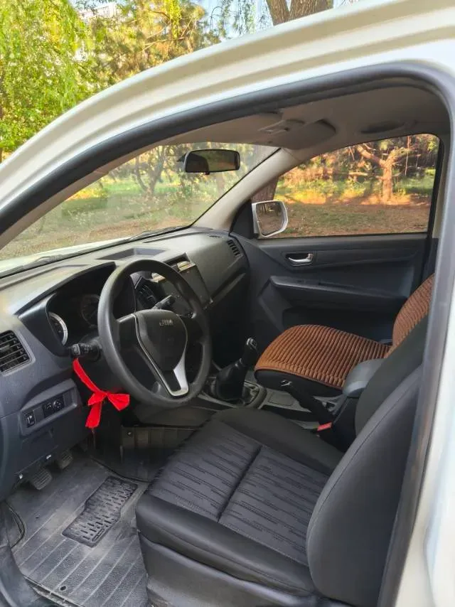 2016 Isuzu RE-MAX Jim 2.8T 109HP L4 5MT,autocango,china used car exporter,china ev exporter,chinese used car exporter,chinese used ev exporter