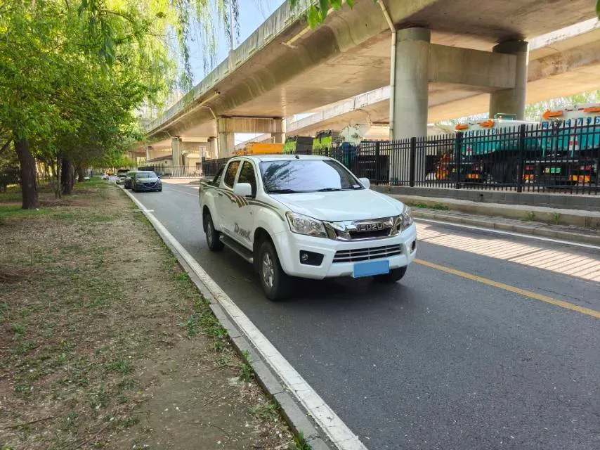 2016 Isuzu RE-MAX Jim 2.8T 109HP L4 5MT,autocango,china used car exporter,china ev exporter,chinese used car exporter,chinese used ev exporter