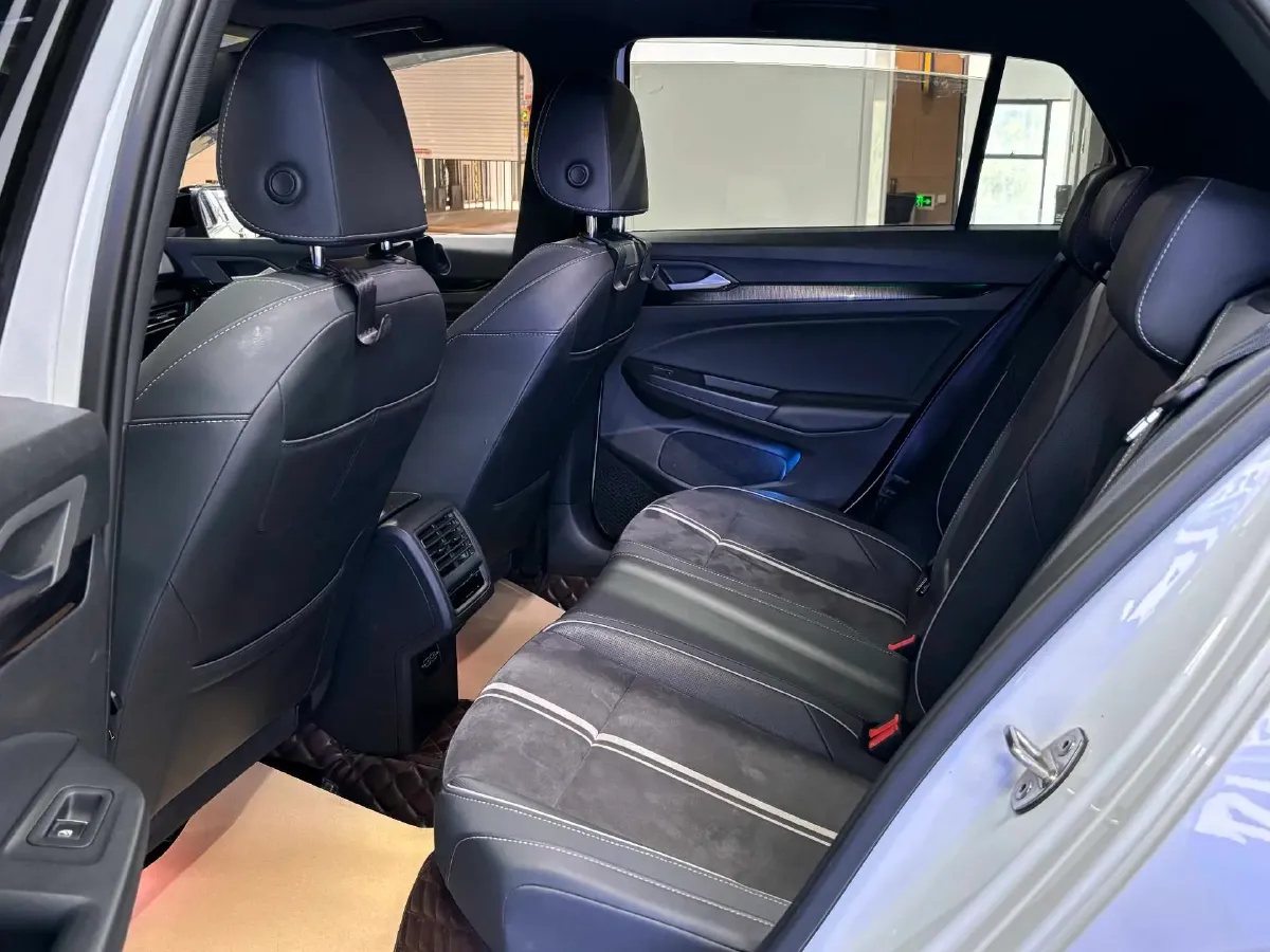 2023 Volkswagen Golf 1.4T 150HP L4 7DCT,autocango,china used car exporter,china ev exporter,chinese used car exporter,chinese used ev exporter