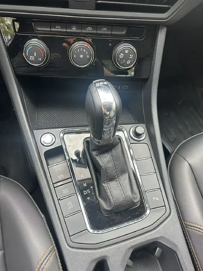 2024 Volkswagen Bora 1.2T 116HP L4 7DCT,autocango,china used car exporter,china ev exporter,chinese used car exporter,chinese used ev exporter