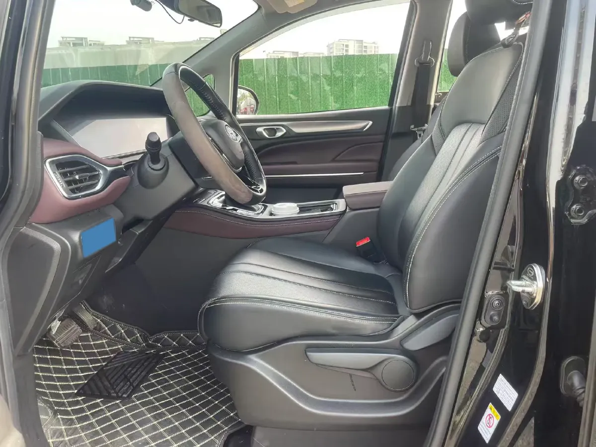 2021 GAC Trumpchi M6 1.5T 169HP L4 7DCT,autocango,china used car exporter,china ev exporter,chinese used car exporter,chinese used ev exporter