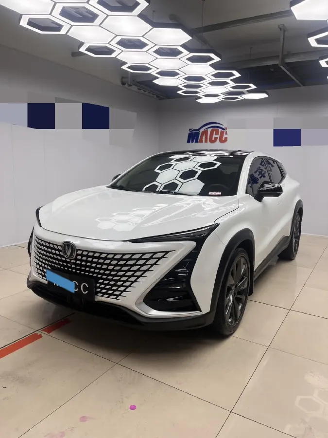 2020 ChangAn UNI-T 1.5T 180HP L4 7DCT,autocango,china used car exporter,china ev exporter,chinese used car exporter,chinese used ev exporter