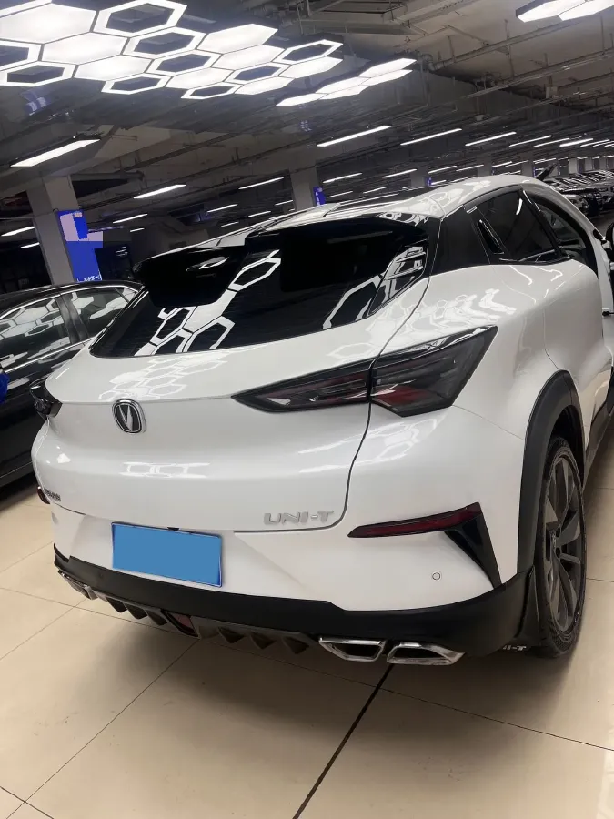 2020 ChangAn UNI-T 1.5T 180HP L4 7DCT,autocango,china used car exporter,china ev exporter,chinese used car exporter,chinese used ev exporter