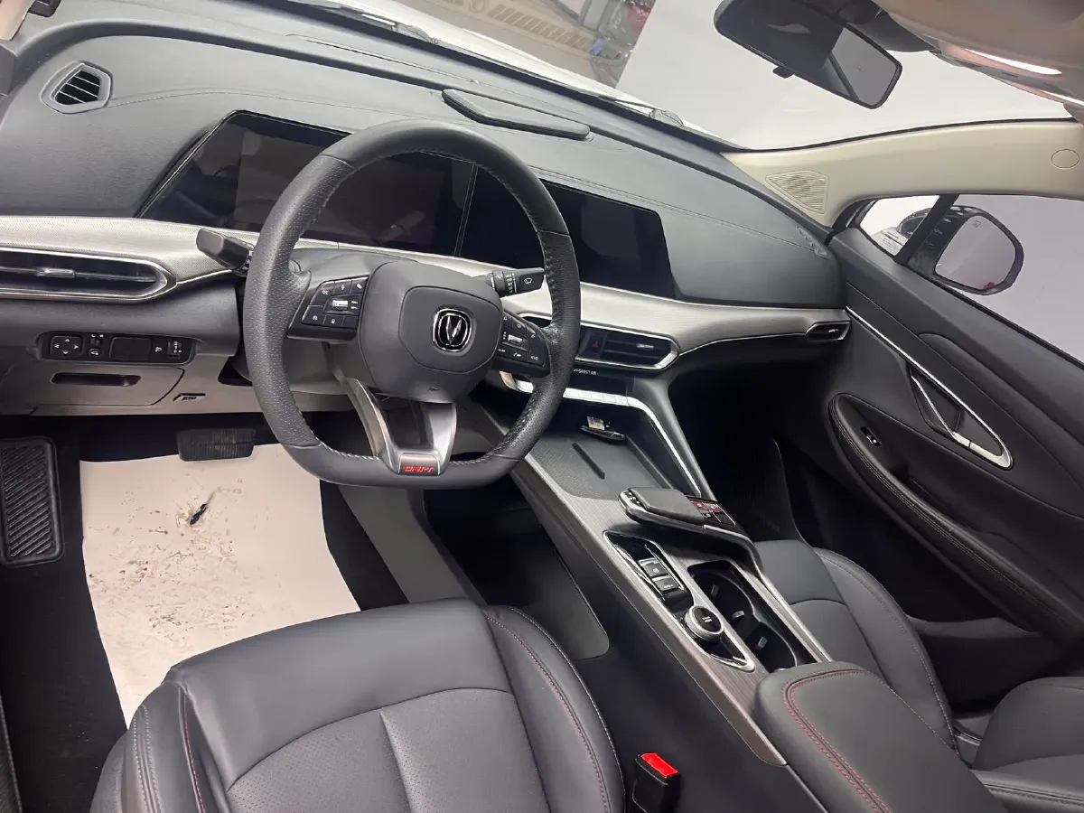 2020 ChangAn UNI-T 1.5T 180HP L4 7DCT,autocango,china used car exporter,china ev exporter,chinese used car exporter,chinese used ev exporter