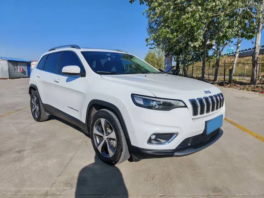 2020 Jeep Cherokee 2.0T 234HP L4 9AT,autocango,china used car exporter,china ev exporter,chinese used car exporter,chinese used ev exporter