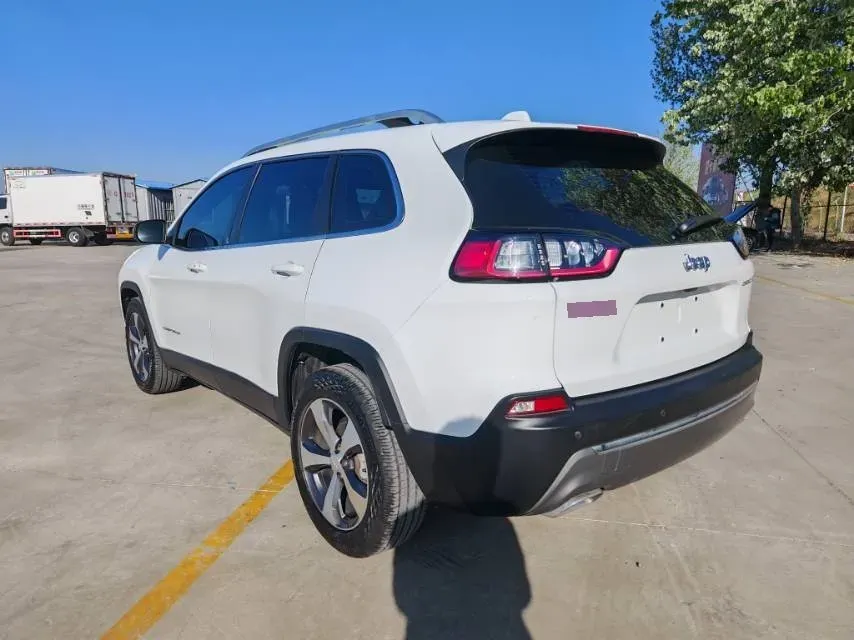 2020 Jeep Cherokee 2.0T 234HP L4 9AT,autocango,china used car exporter,china ev exporter,chinese used car exporter,chinese used ev exporter