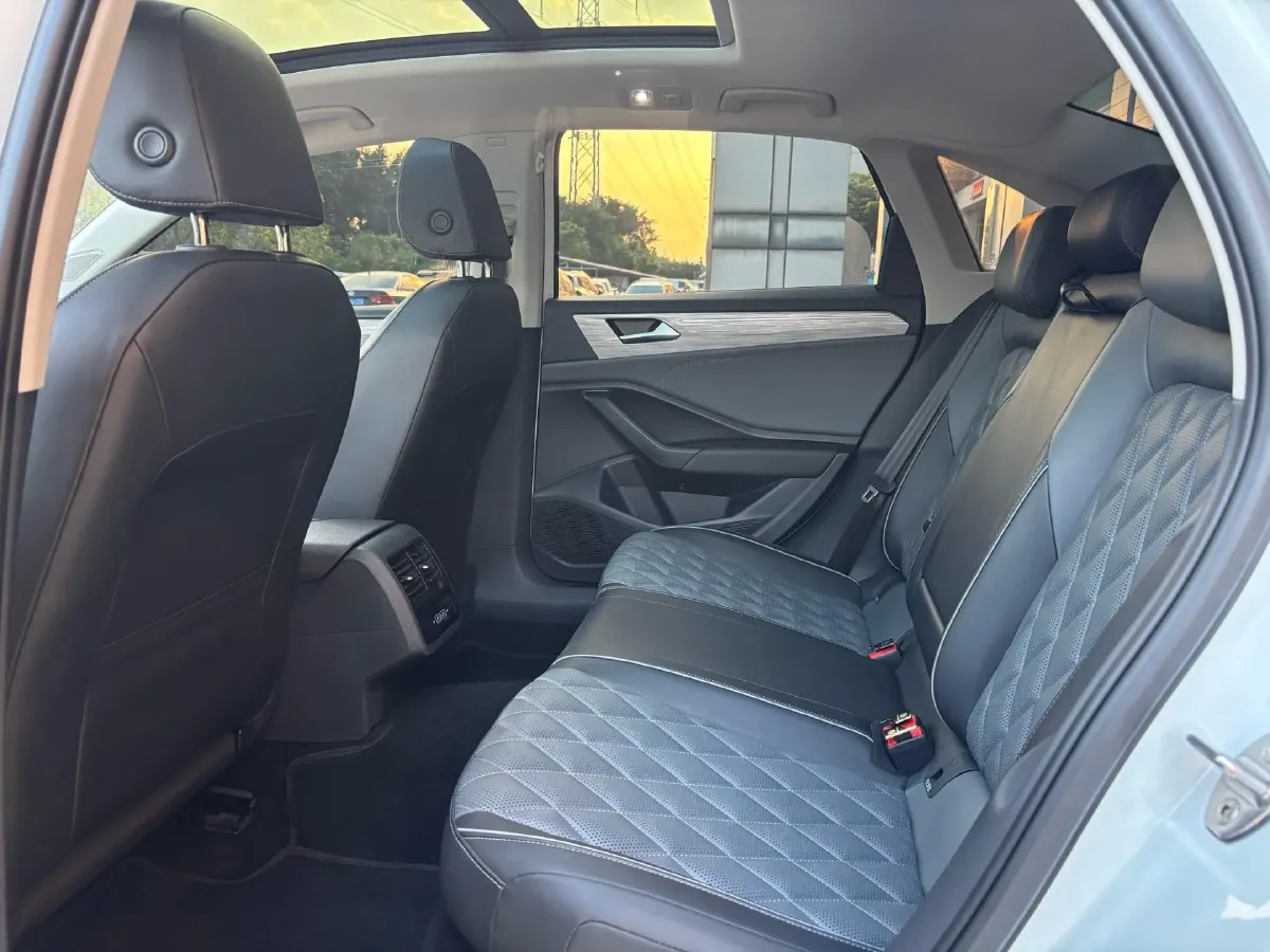 2023 Volkswagen Sagitar 1.5T 160HP L4 7DCT,autocango,china used car exporter,china ev exporter,chinese used car exporter,chinese used ev exporter