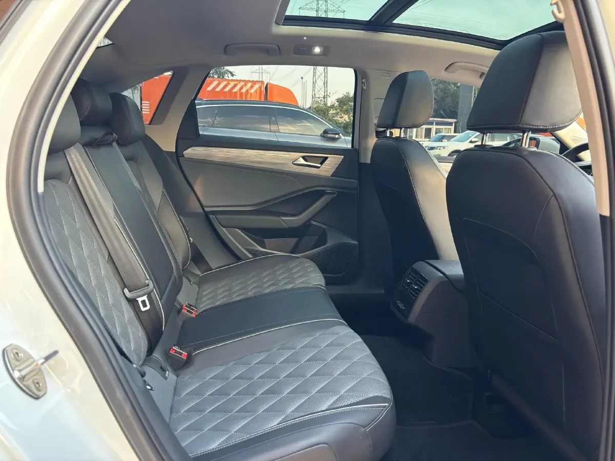 2023 Volkswagen Sagitar 1.5T 160HP L4 7DCT,autocango,china used car exporter,china ev exporter,chinese used car exporter,chinese used ev exporter