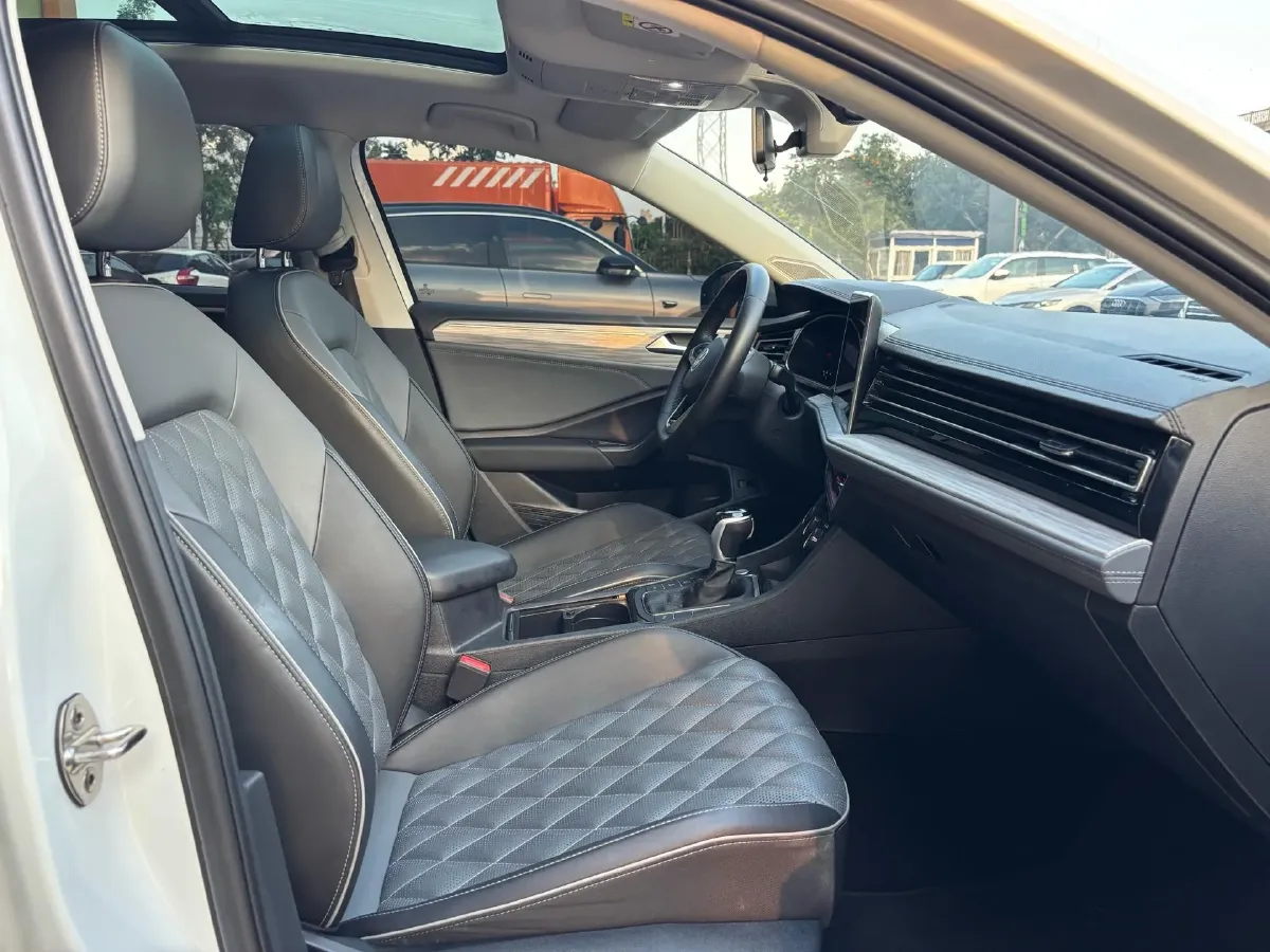 2023 Volkswagen Sagitar 1.5T 160HP L4 7DCT,autocango,china used car exporter,china ev exporter,chinese used car exporter,chinese used ev exporter