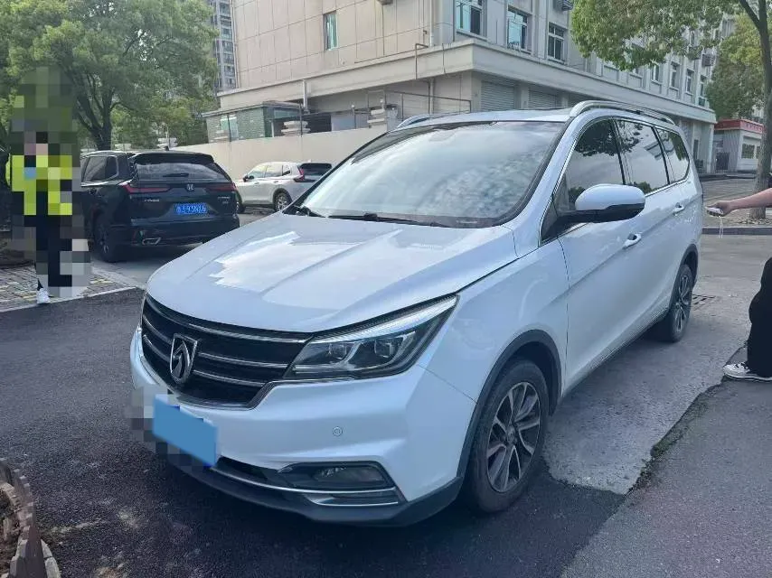 2017 SWM X7 1.5T 156HP L4 5MT,autocango,china used car exporter,china ev exporter,chinese used car exporter,chinese used ev exporter