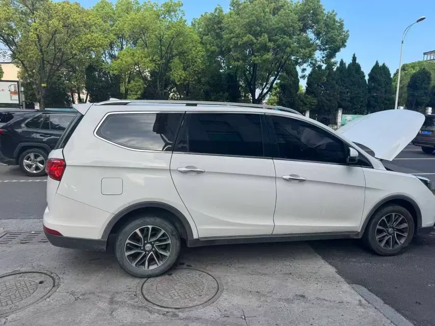 2017 SWM X7 1.5T 156HP L4 5MT,autocango,china used car exporter,china ev exporter,chinese used car exporter,chinese used ev exporter