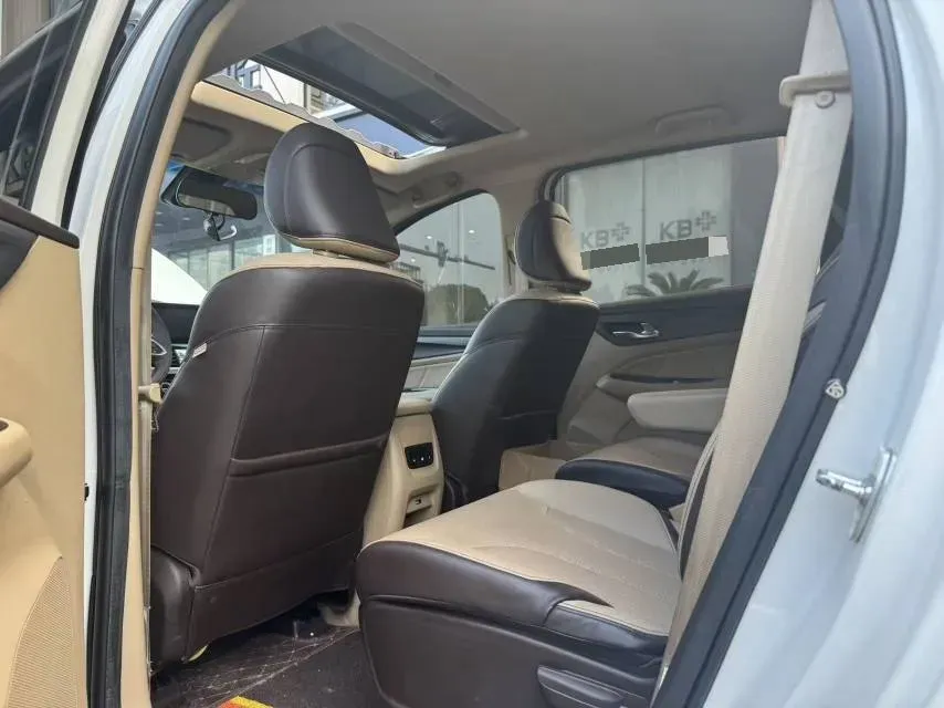 2017 SWM X7 1.5T 156HP L4 5MT,autocango,china used car exporter,china ev exporter,chinese used car exporter,chinese used ev exporter