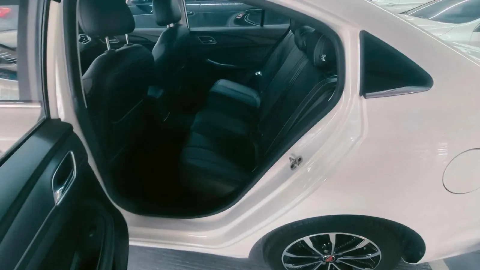 2019 Roewe i5 1.5L 120HP L4 CVT,autocango,china used car exporter,china ev exporter,chinese used car exporter,chinese used ev exporter