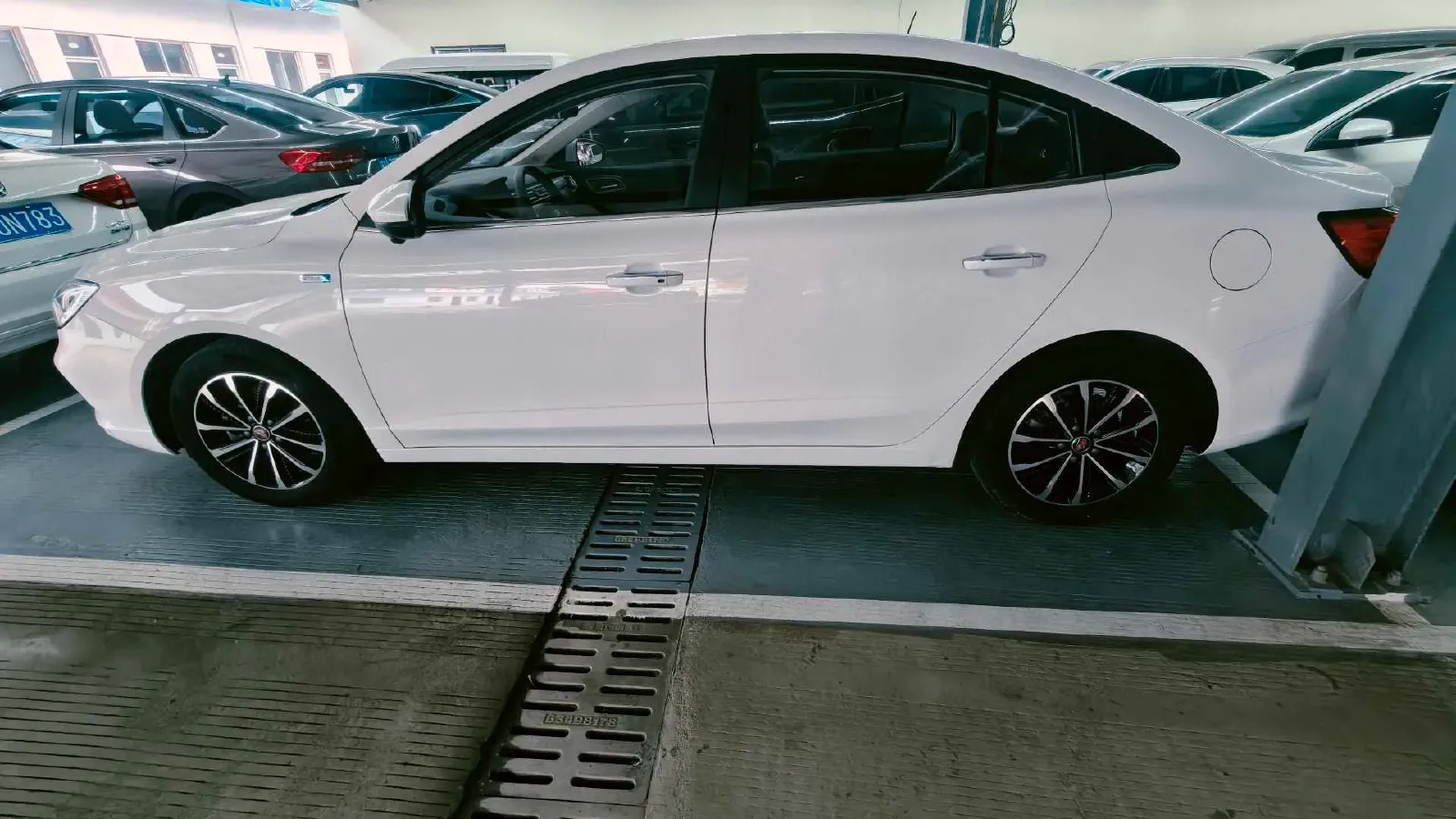 2019 Roewe i5 1.5L 120HP L4 CVT,autocango,china used car exporter,china ev exporter,chinese used car exporter,chinese used ev exporter