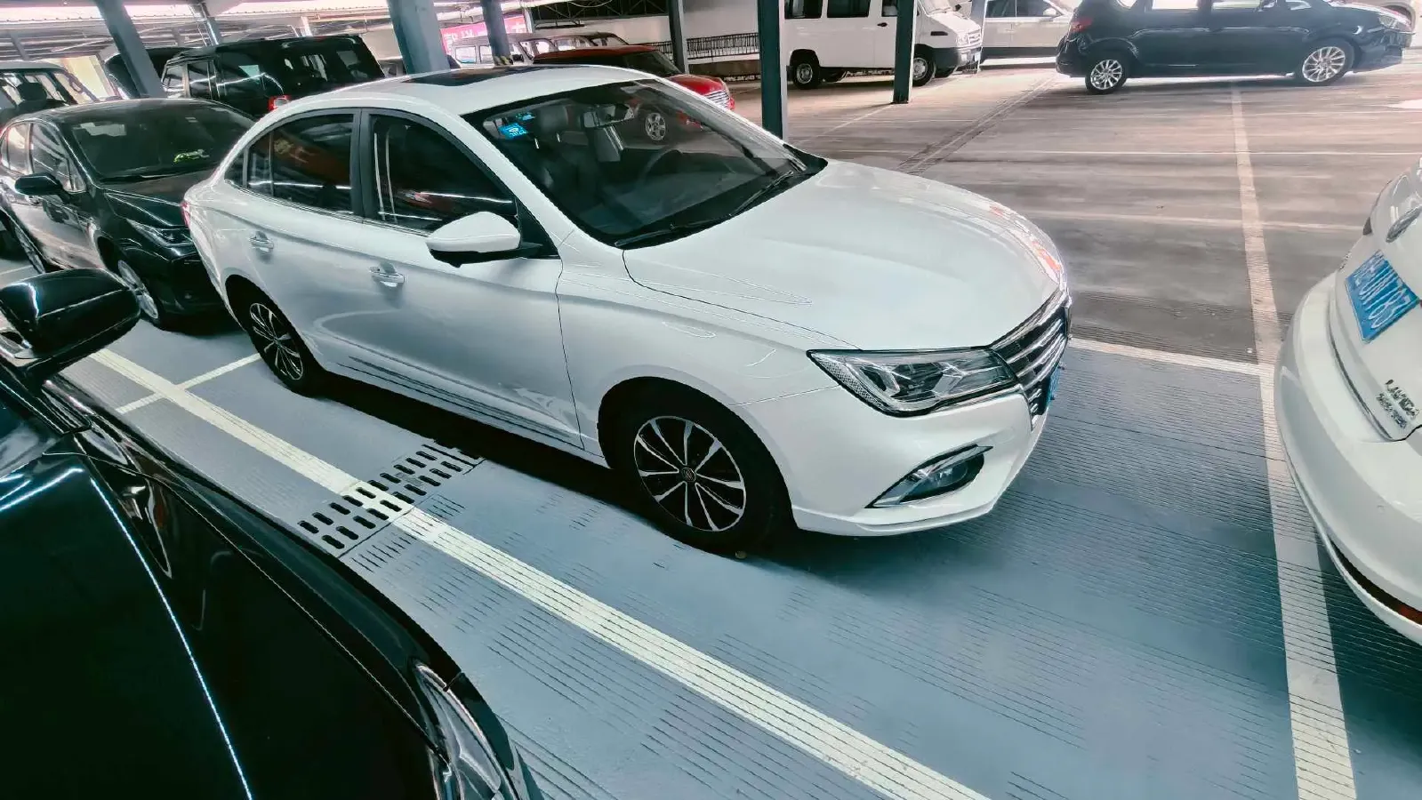 2019 Roewe i5 1.5L 120HP L4 CVT,autocango,china used car exporter,china ev exporter,chinese used car exporter,chinese used ev exporter