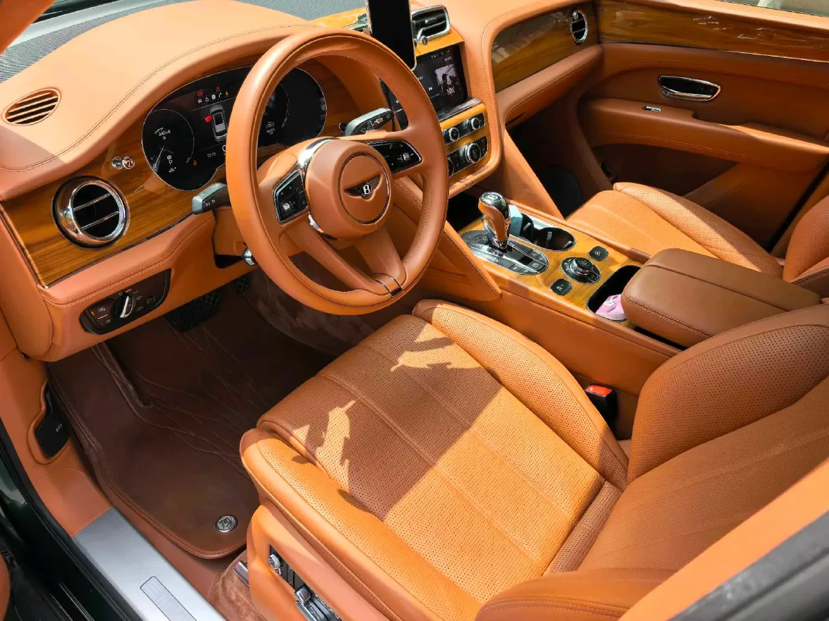 2021 Bentley Bentayga 4.0T 550HP V8 8AT,autocango,china used car exporter,china ev exporter,chinese used car exporter,chinese used ev exporter