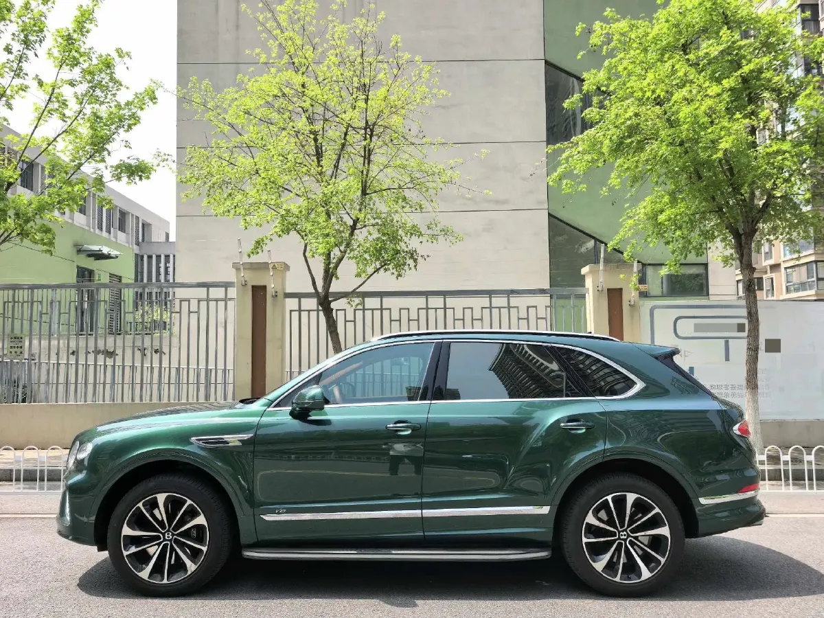 2021 Bentley Bentayga 4.0T 550HP V8 8AT,autocango,china used car exporter,china ev exporter,chinese used car exporter,chinese used ev exporter