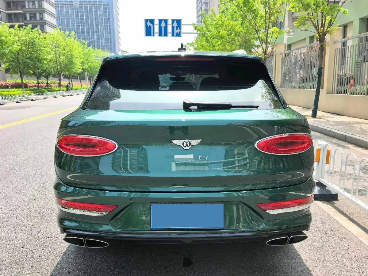 2021 Bentley Bentayga 4.0T 550HP V8 8AT,autocango,china used car exporter,china ev exporter,chinese used car exporter,chinese used ev exporter